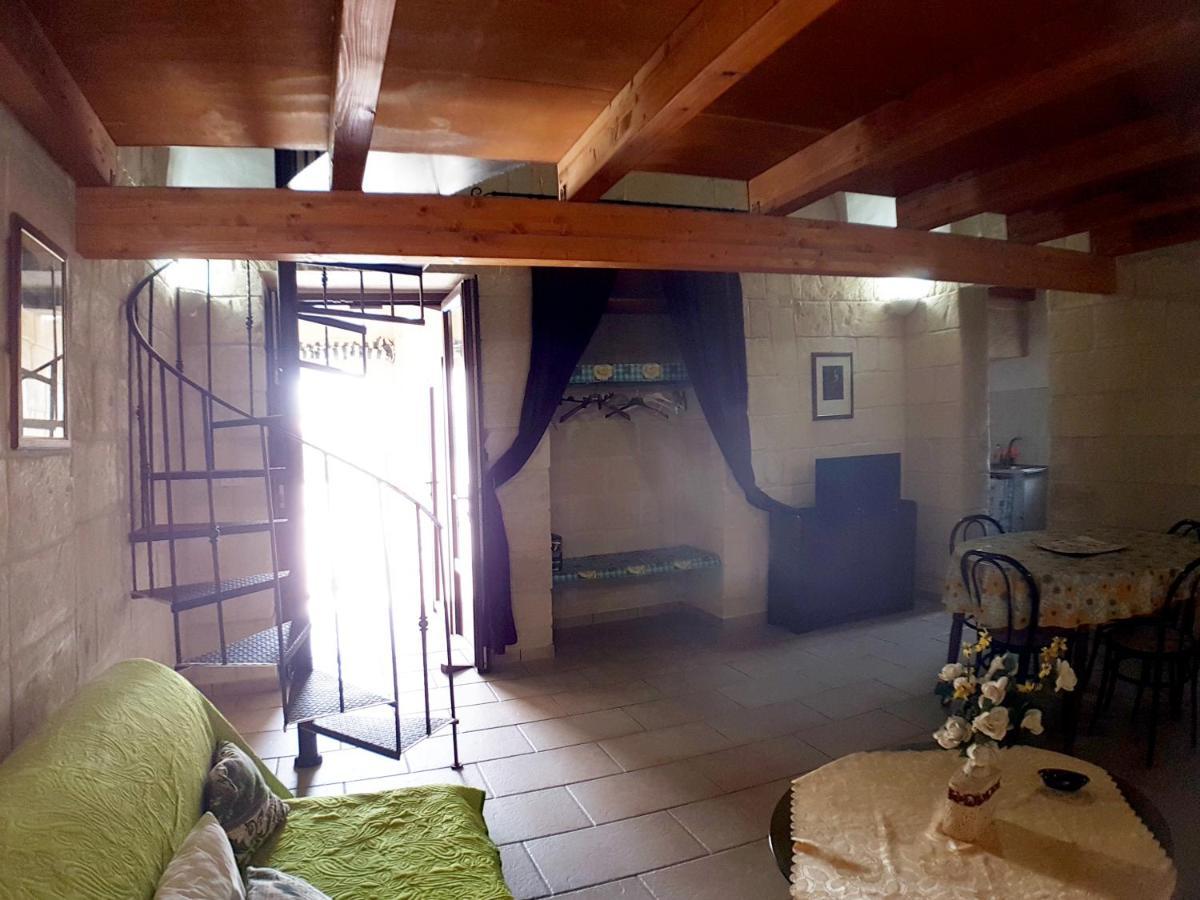 Oikia Vacanze Uggiano La Chiesa Casa Dante 外观 照片